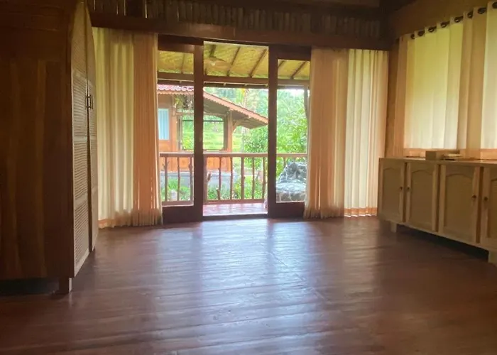 ロッジ Nishiyama Wooden House Ambengan